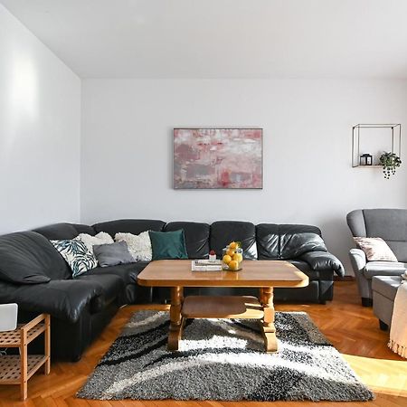 Holiday House Vukman โตรกีร์ ภายนอก รูปภาพ