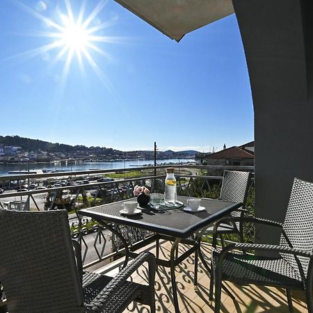 Holiday House Vukman โตรกีร์ ภายนอก รูปภาพ