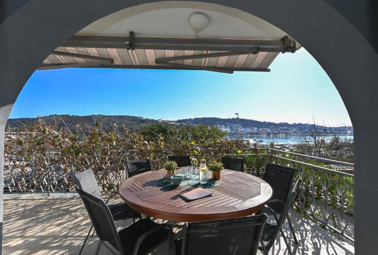 Holiday House Vukman โตรกีร์ ภายนอก รูปภาพ