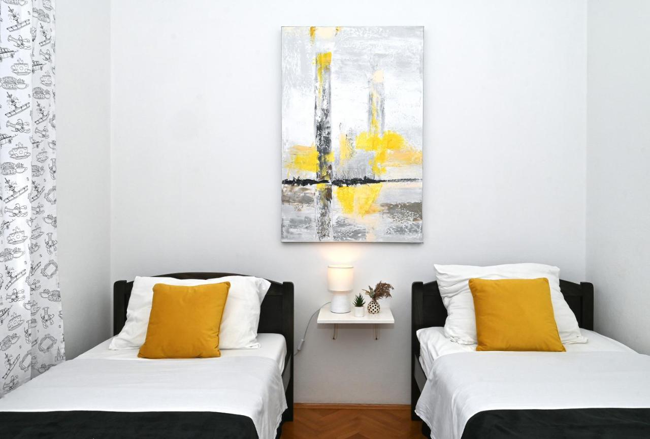 Holiday House Vukman โตรกีร์ ภายนอก รูปภาพ
